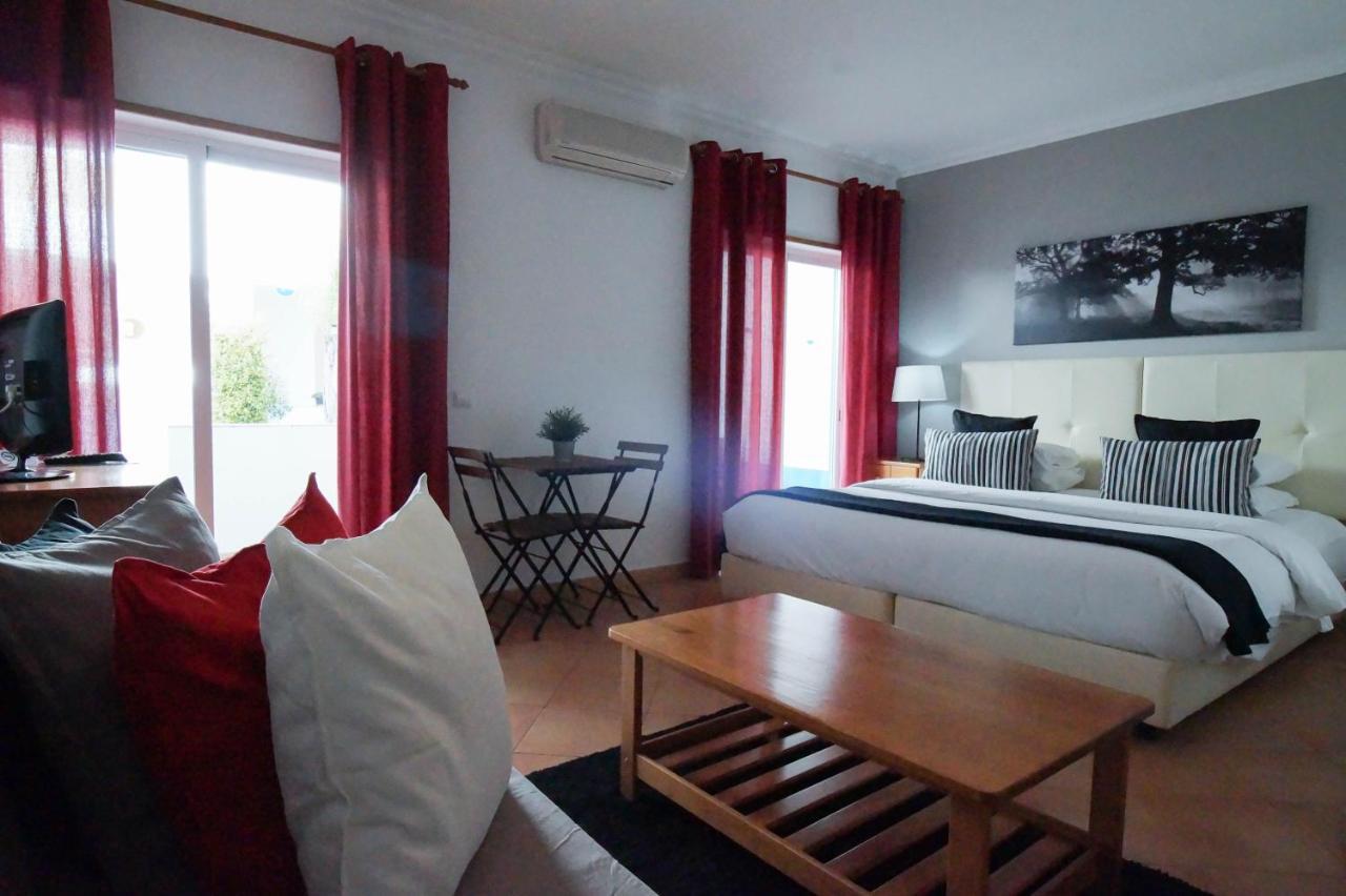 Senhora da Luz Oasis Beach Apartments מראה חיצוני תמונה
