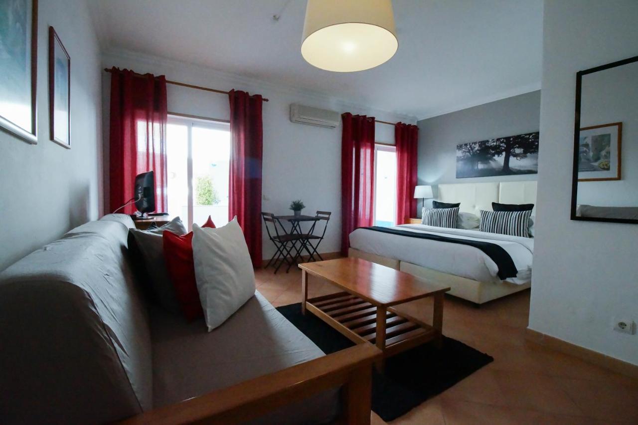 Senhora da Luz Oasis Beach Apartments מראה חיצוני תמונה
