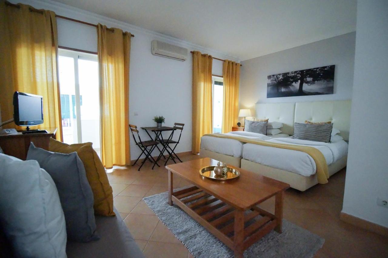 Senhora da Luz Oasis Beach Apartments מראה חיצוני תמונה