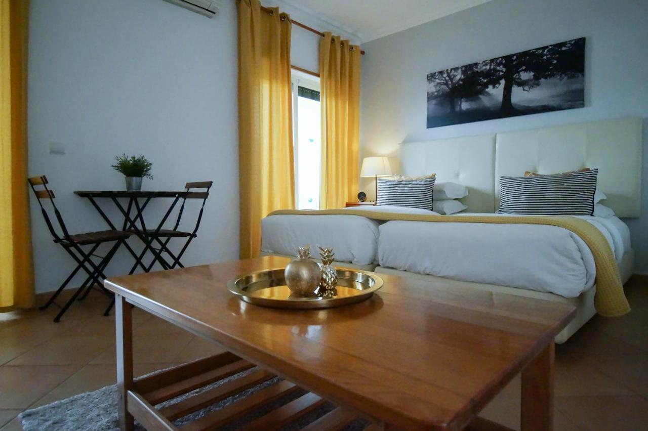 Senhora da Luz Oasis Beach Apartments מראה חיצוני תמונה