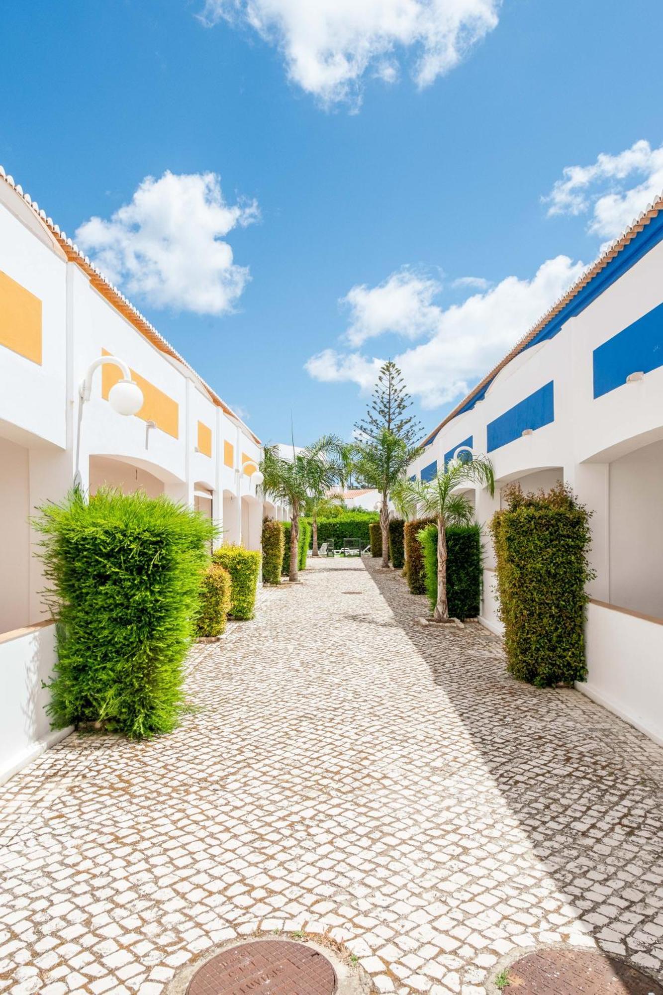 Senhora da Luz Oasis Beach Apartments מראה חיצוני תמונה