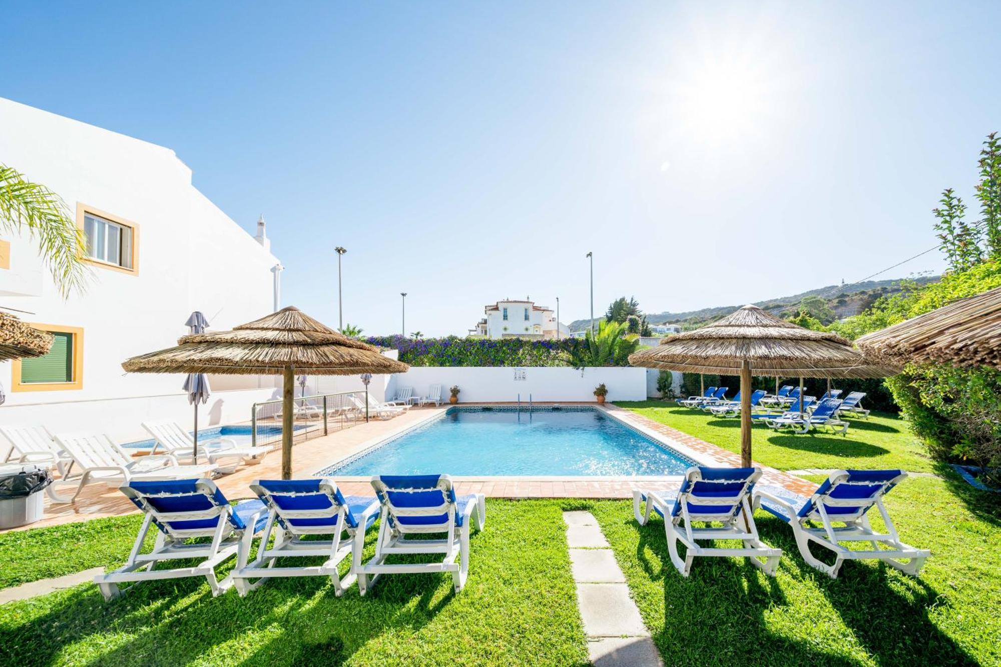 Senhora da Luz Oasis Beach Apartments מראה חיצוני תמונה