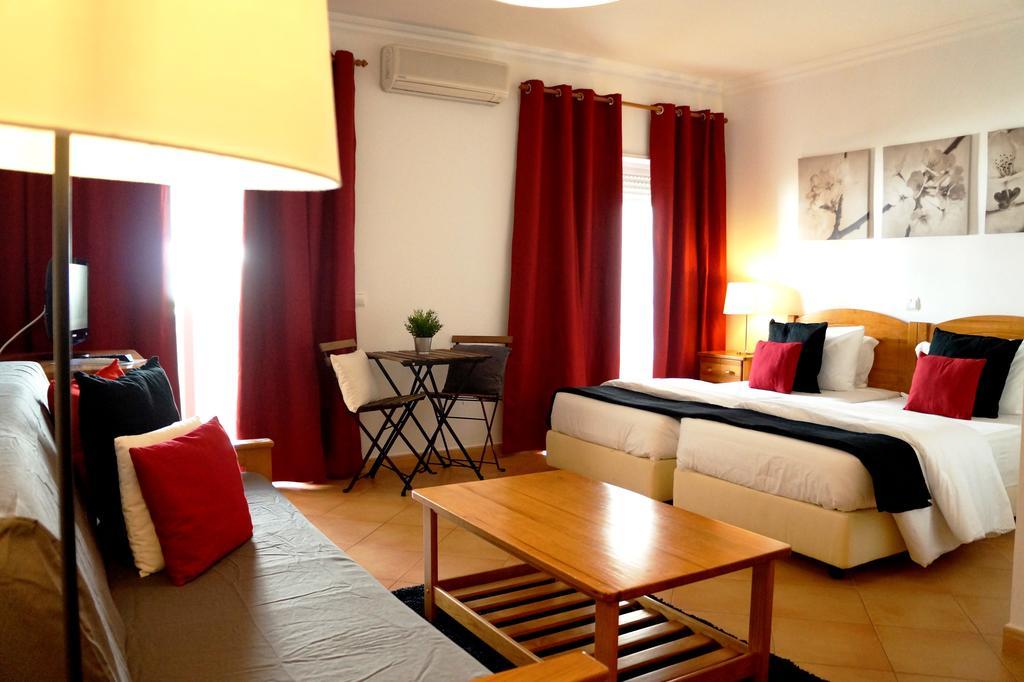Senhora da Luz Oasis Beach Apartments מראה חיצוני תמונה
