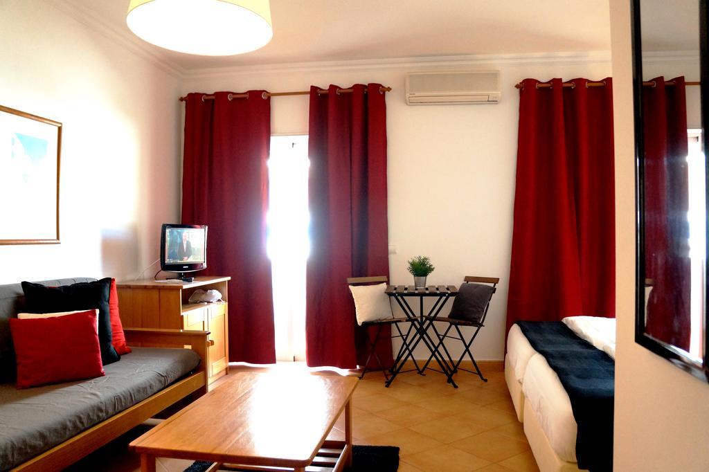 Senhora da Luz Oasis Beach Apartments מראה חיצוני תמונה