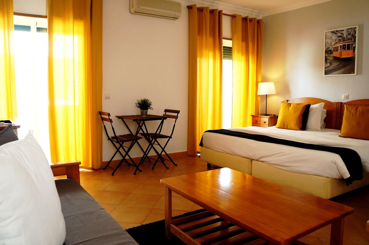 Senhora da Luz Oasis Beach Apartments מראה חיצוני תמונה