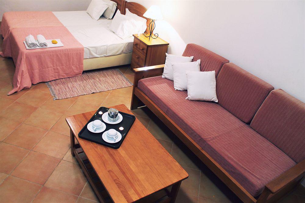 Senhora da Luz Oasis Beach Apartments מראה חיצוני תמונה